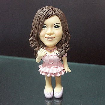 粉色洋裝女生公仔